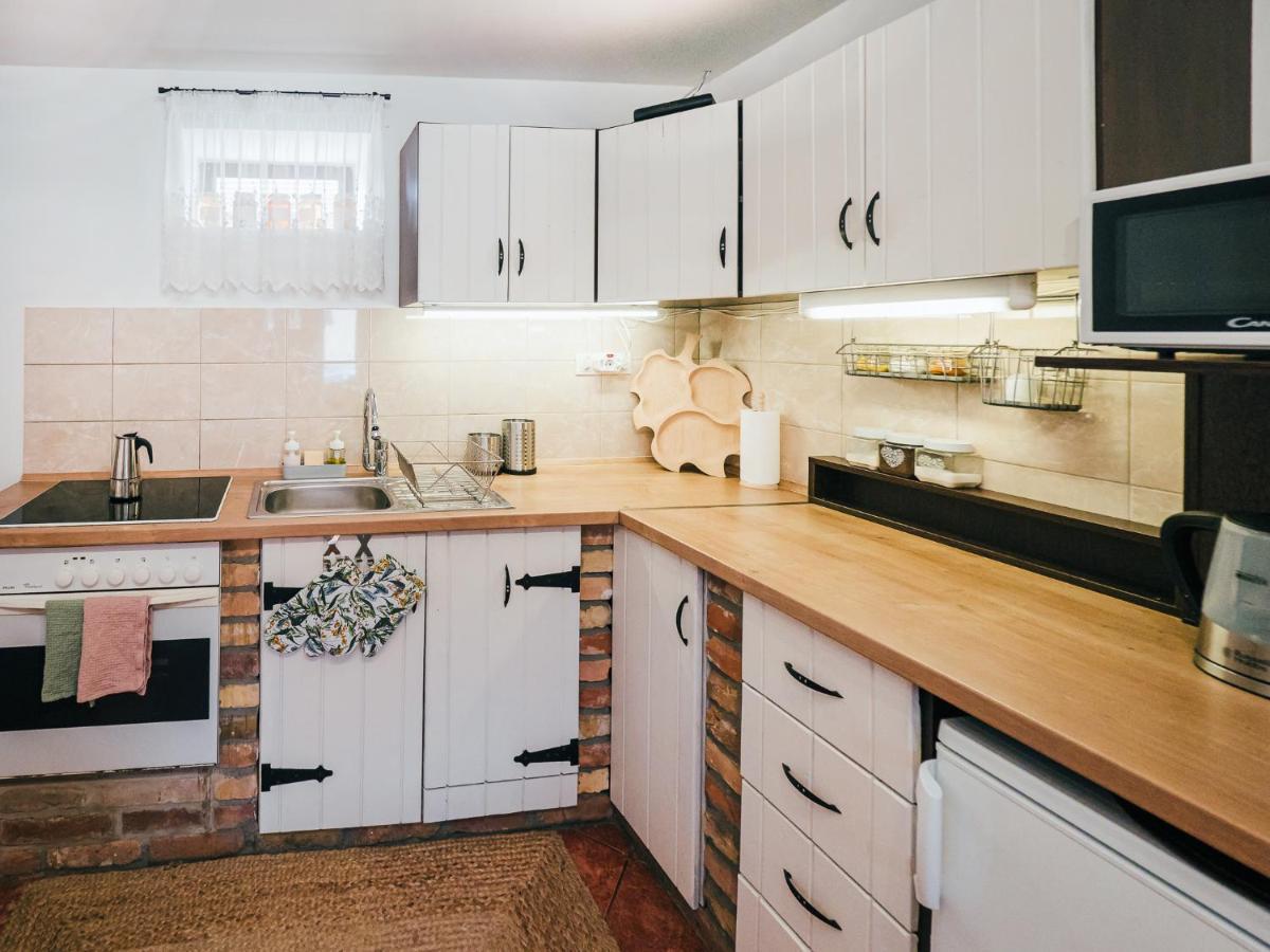 A Mi Kishazunk Vendeghaz Apartment Szomod Exterior photo