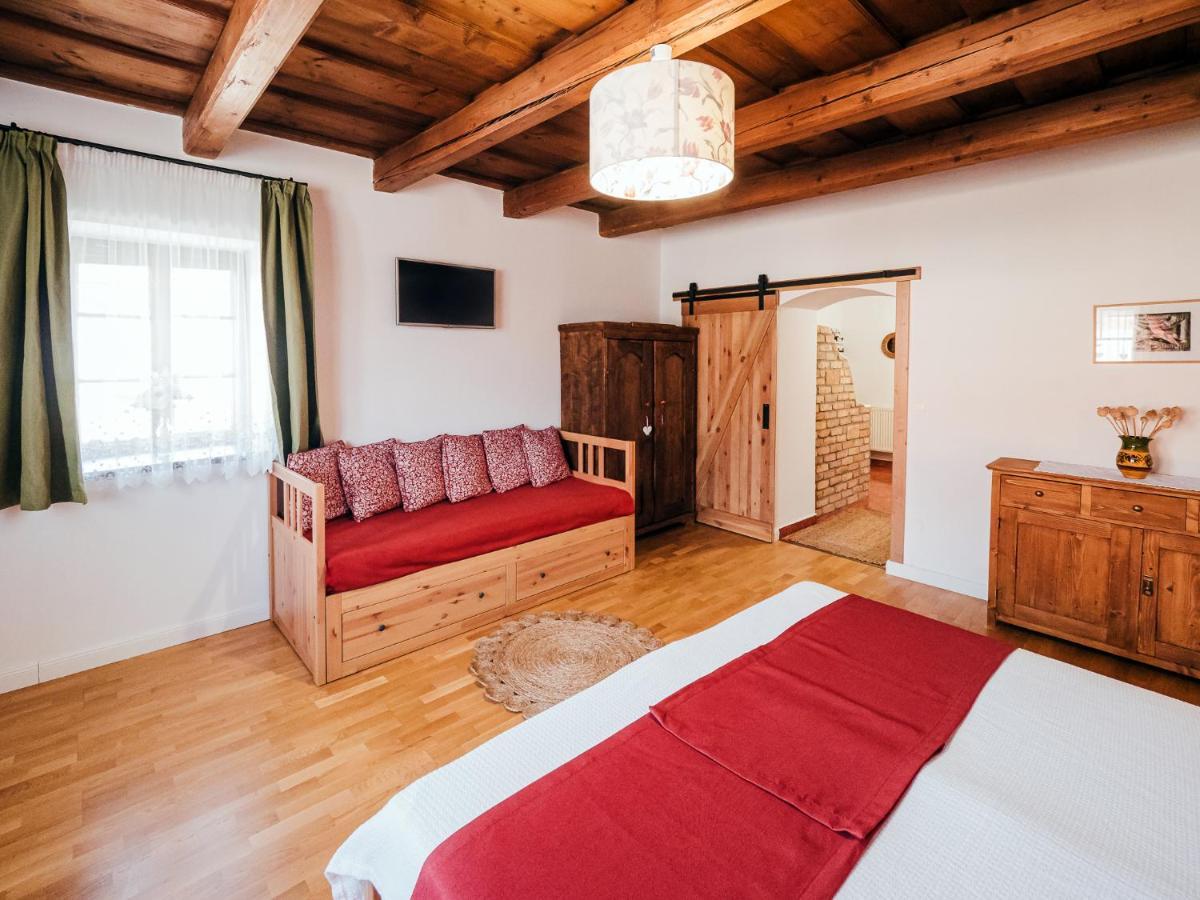 A Mi Kishazunk Vendeghaz Apartment Szomod Exterior photo